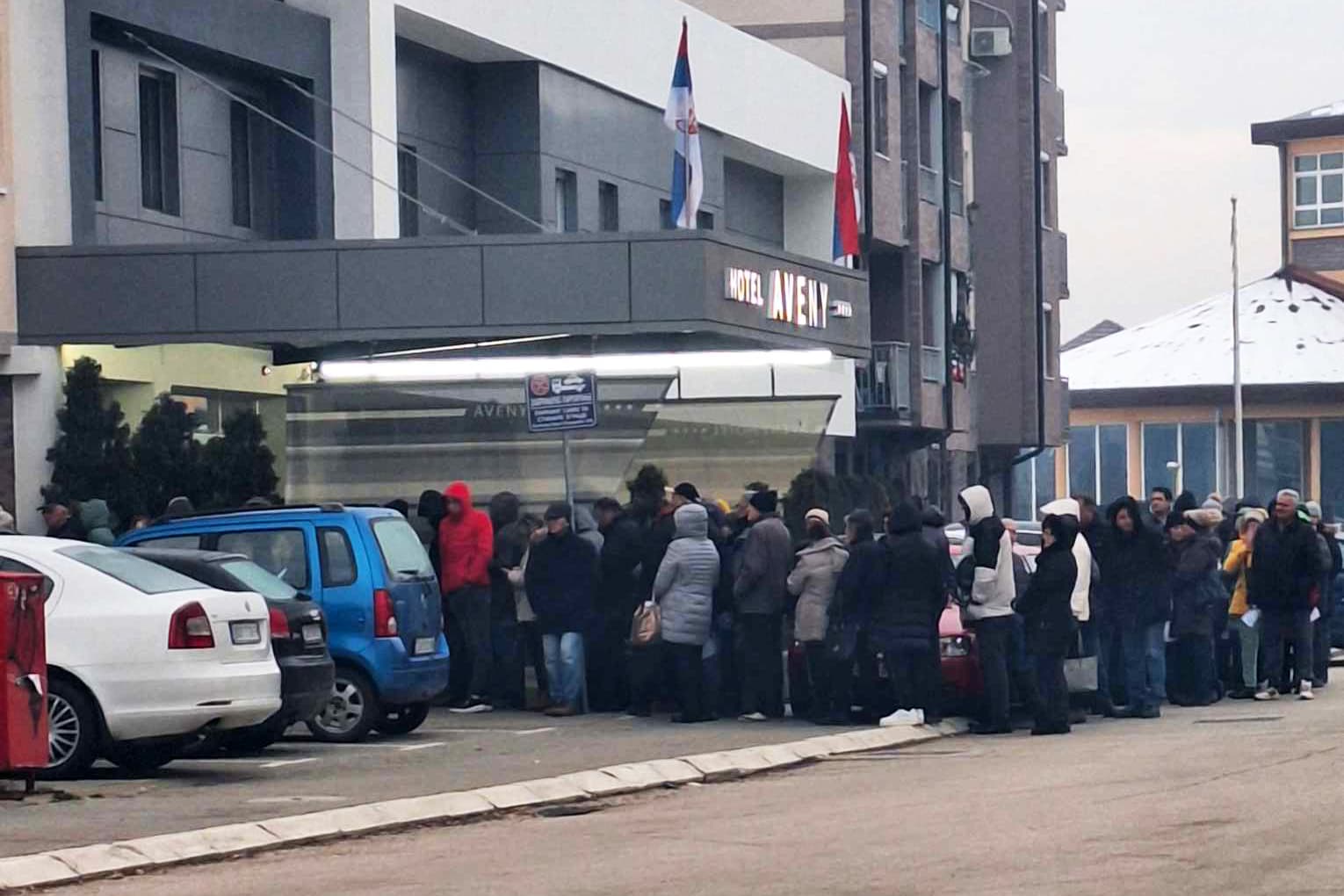 Podeljeno svih 100.000 turističkih vaučera, ogromni redovi i u Čačku