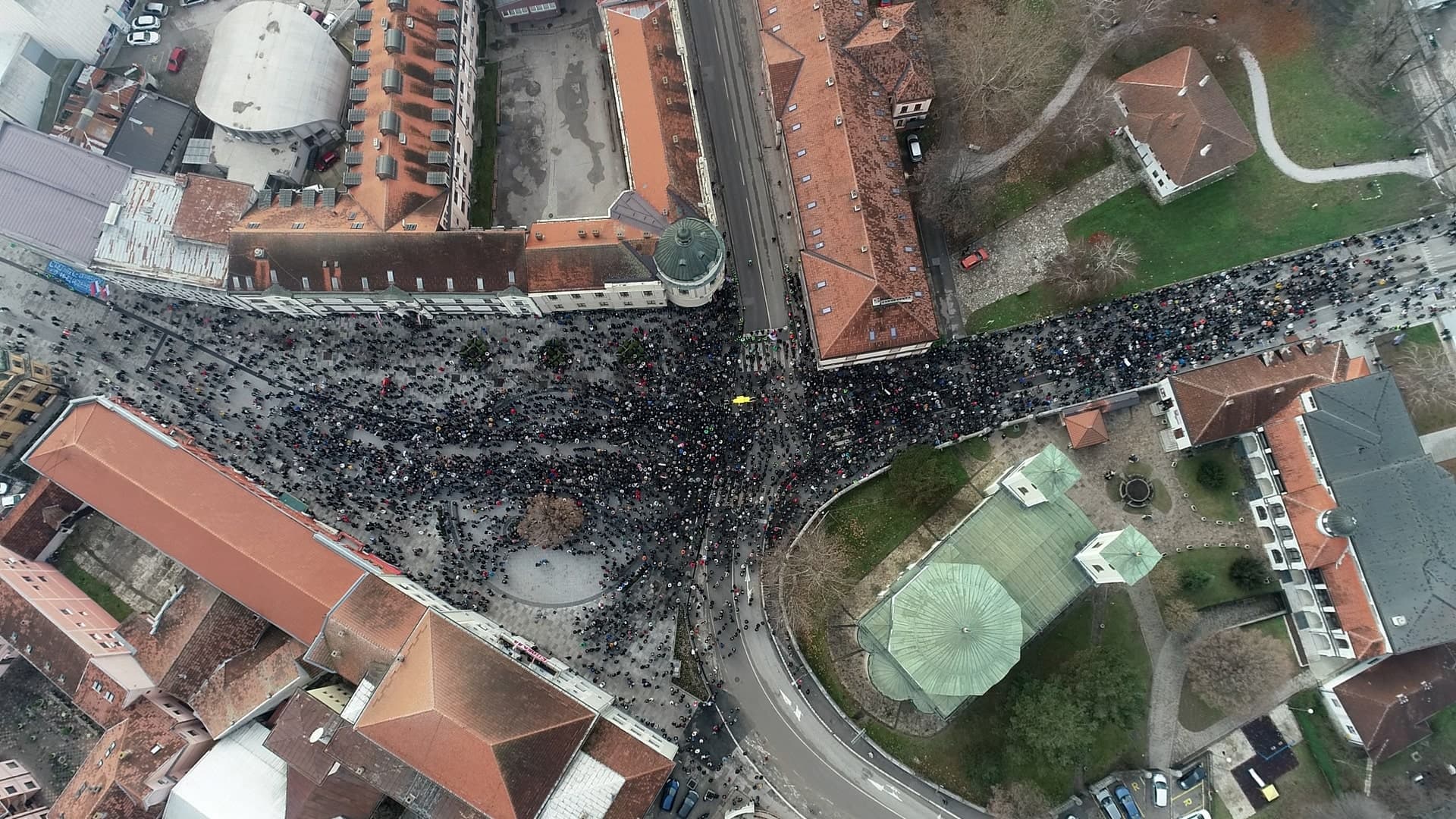 Arhiv javnih skupova: Broj učesnika protesta tokom prošlog vikenda, Čačak među najmasovnijim okupljanjima