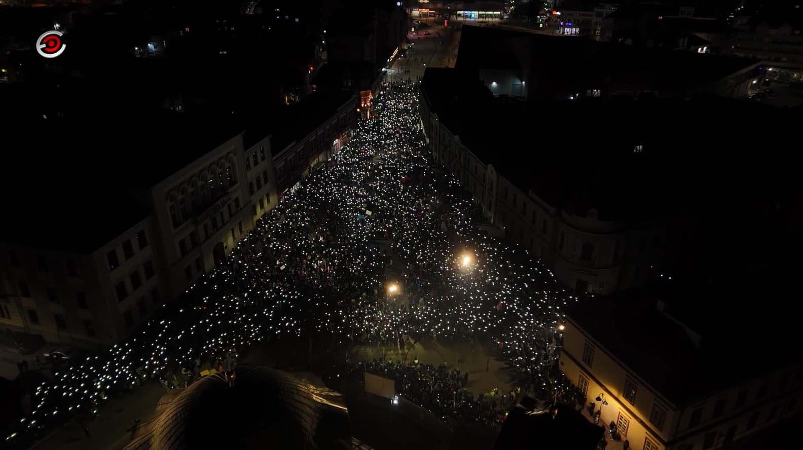 Poruka sa protestne šetnje u Čačku: "Što ste čačkali Čačane?" (VIDEO)