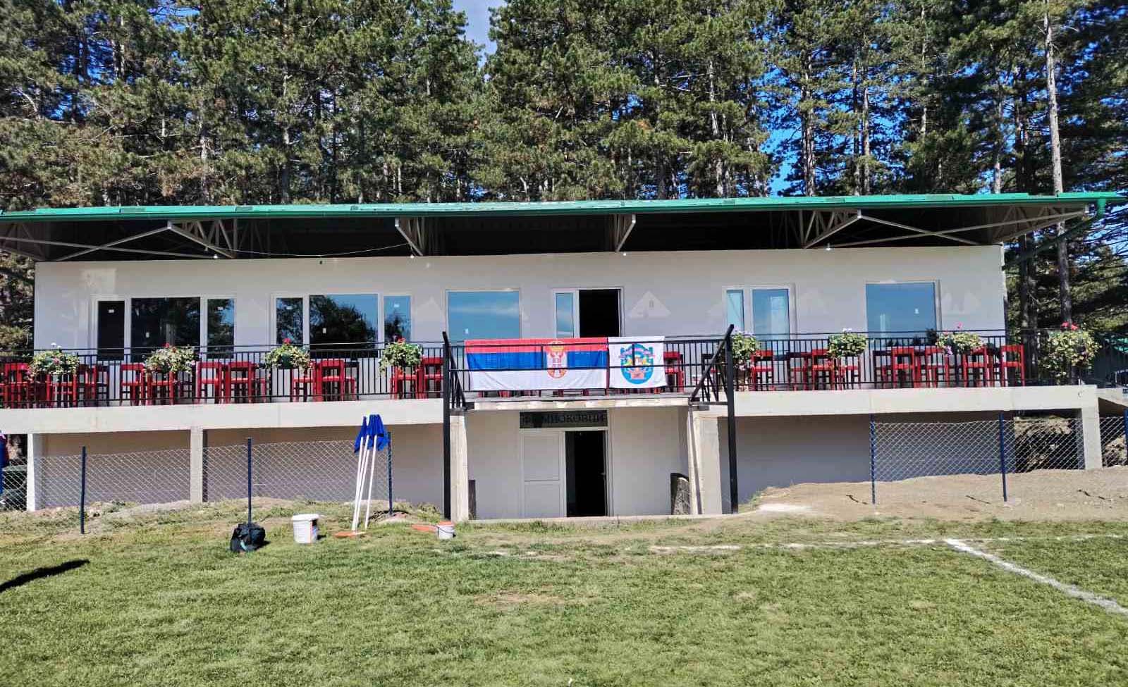 Gradsko rukovodstvo posetilo Miokovce, gde su svečano otvorene nove prostorije fudbalskog kluba iz ovog sela