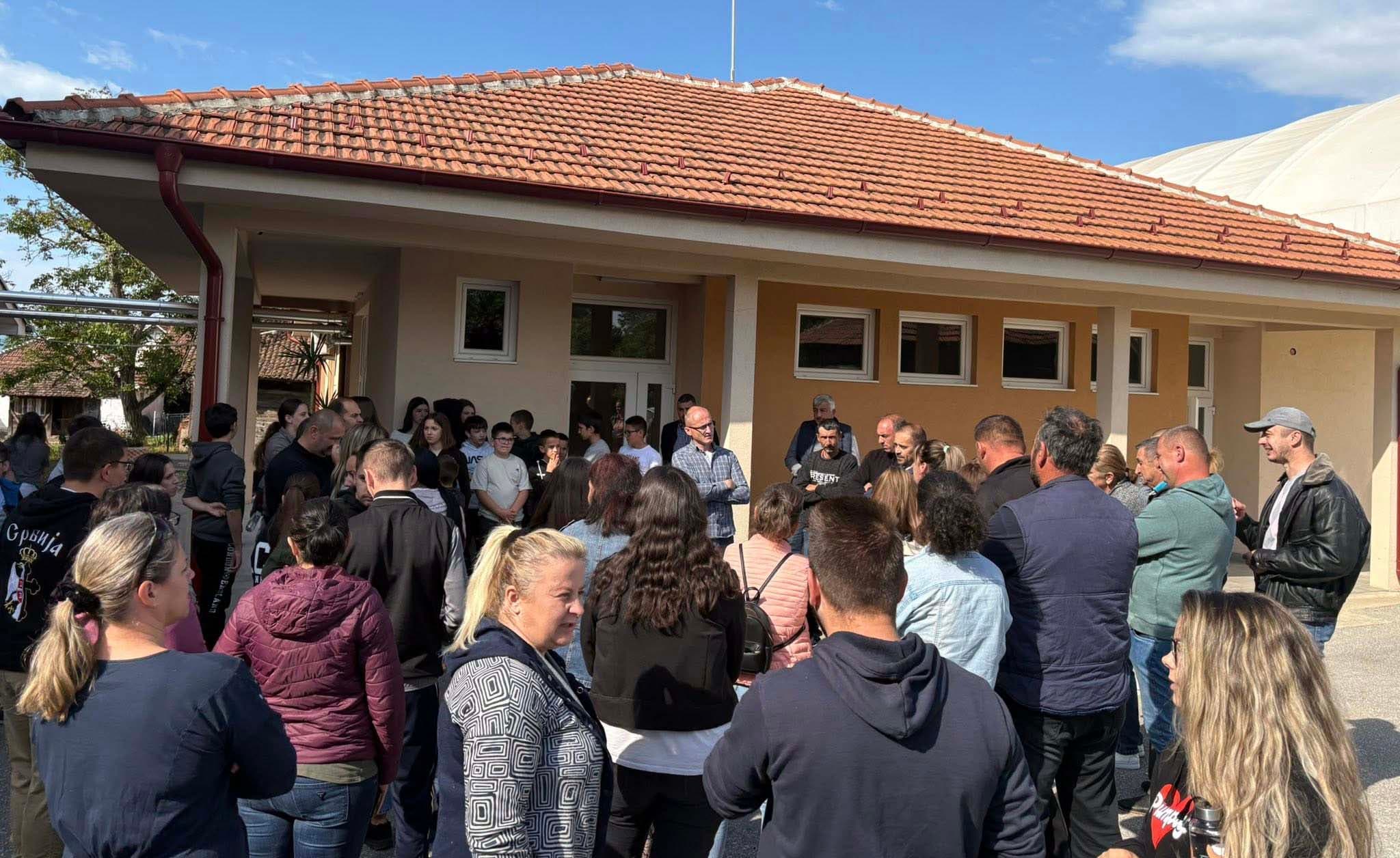 Protest meštana Bresnice otkazan, direktor seoske škole podneo ostavku