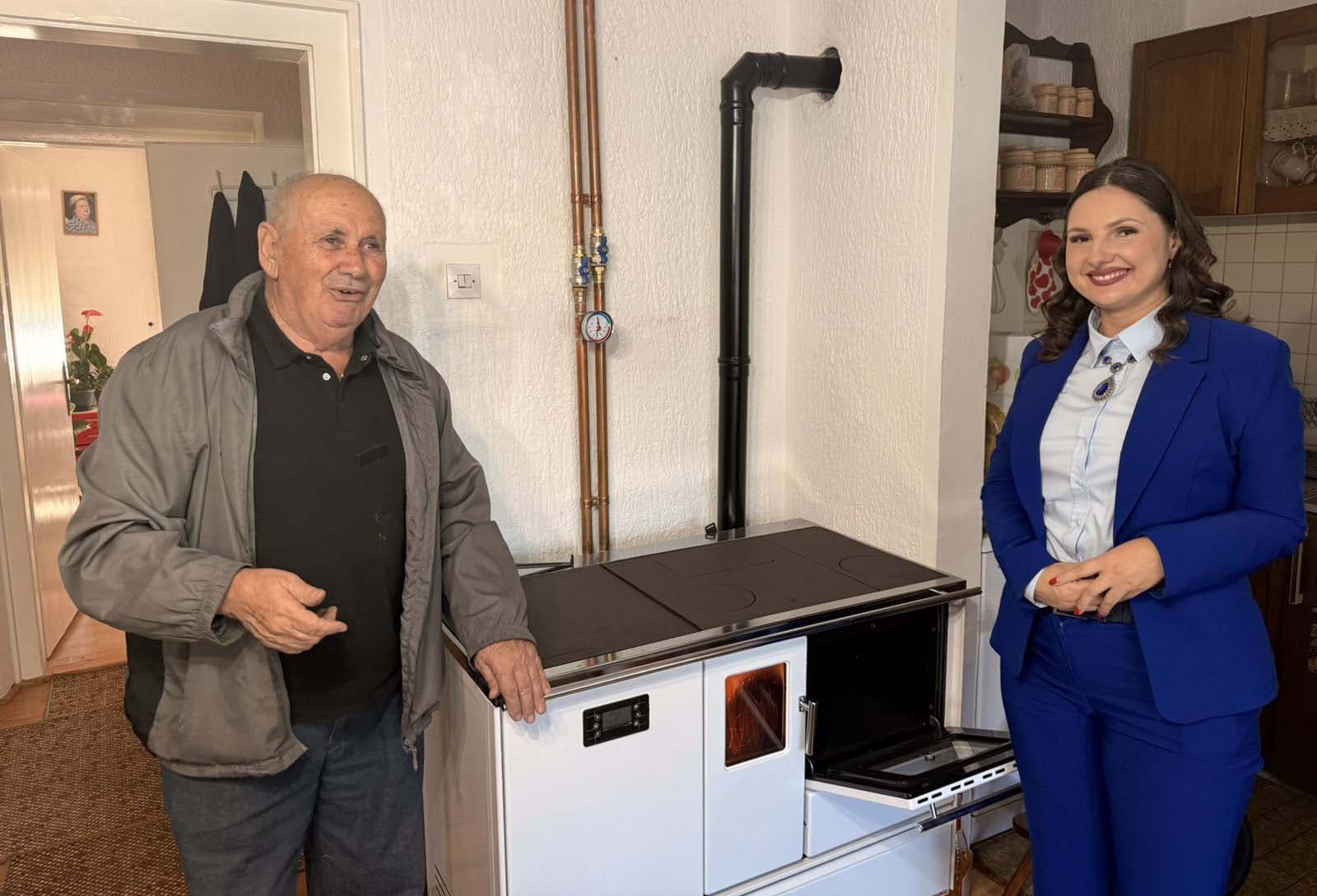 Pomoćnica gradonačelnika u poseti sugrađanima koji su dobili kotlove na pelet