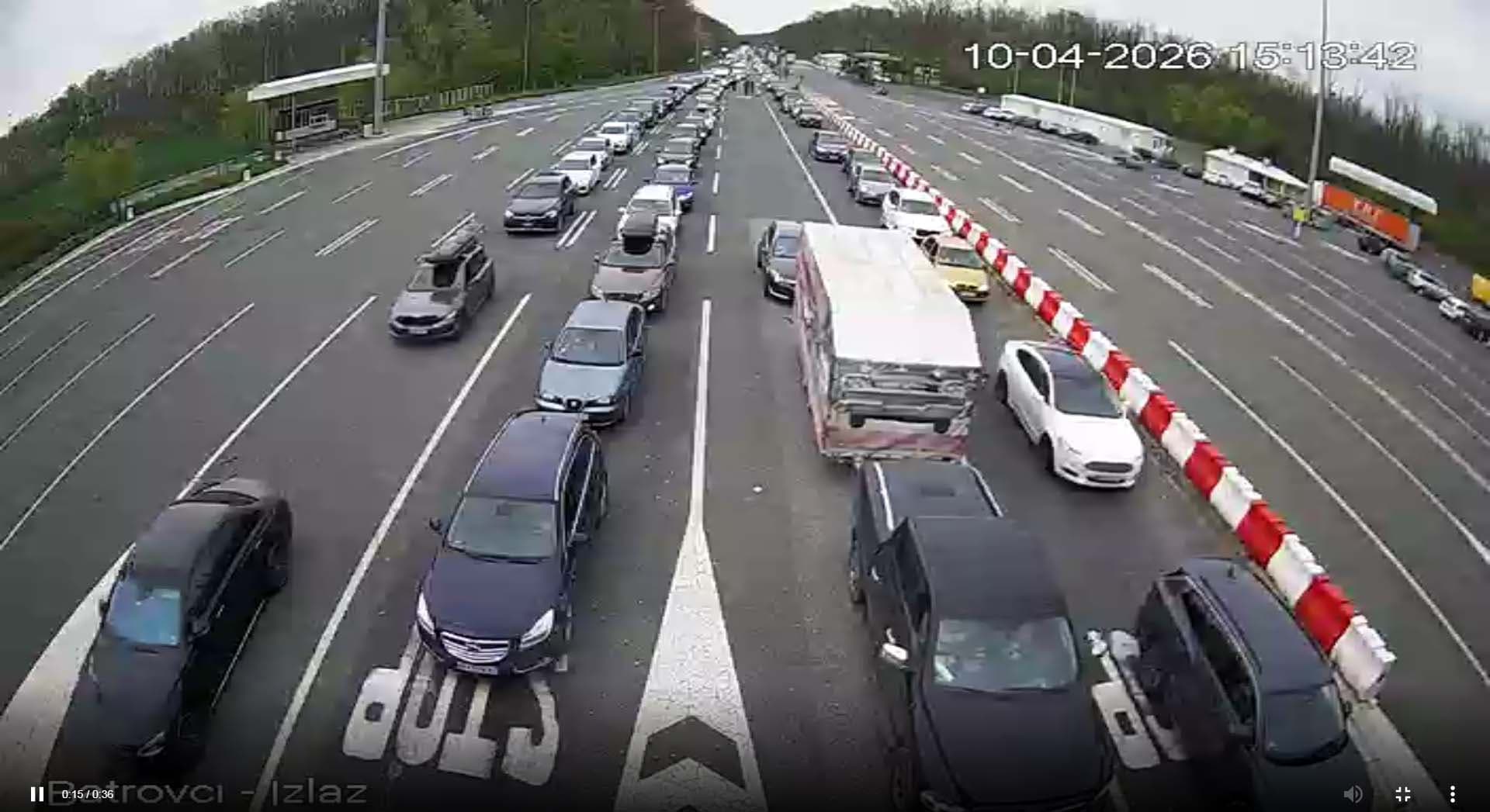 NOVI SISTEM NA GRANICAMA EU IZAZVAO KOLAPS: Kilometarske kolone, čeka se satima!