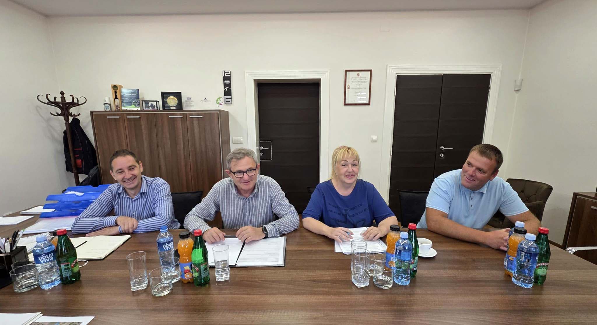 Ministar Glamočić posetio Institut za voćarstvo u Čačku: Kvalitetna sadnica kao ključ za uspešan izvoz na inostrano tržište