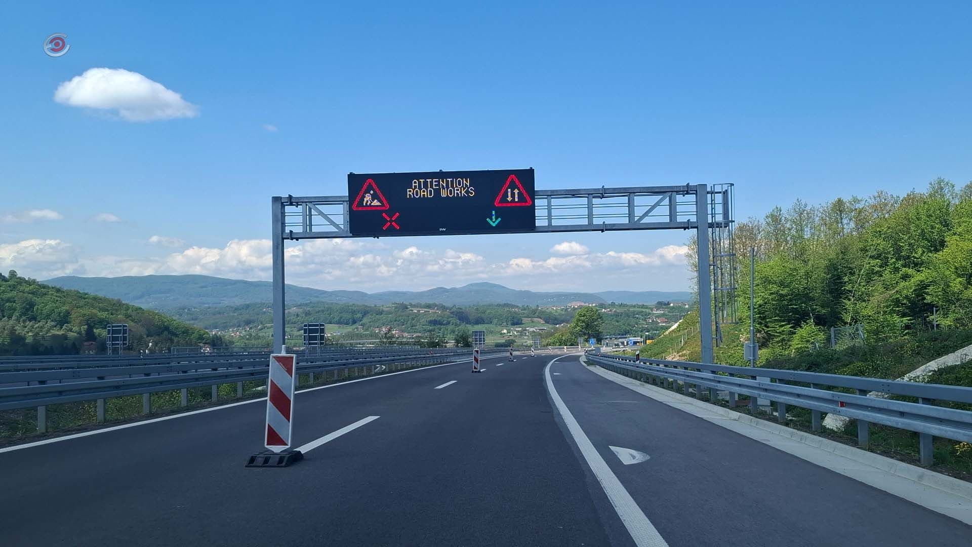 Kragujevčanin kamionom vozio u suprotnom smeru na auto-putu Miloš Veliki, policija traga i za vozačem BMW-a